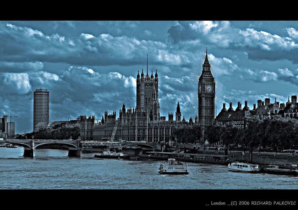    London    by P4LKI