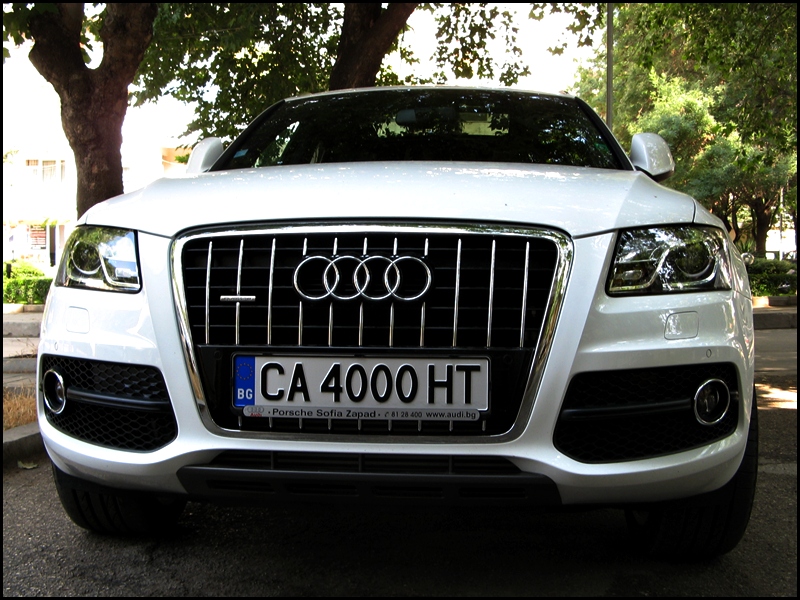 Audi_Q5_02_by_KoenigseggBG.jpg