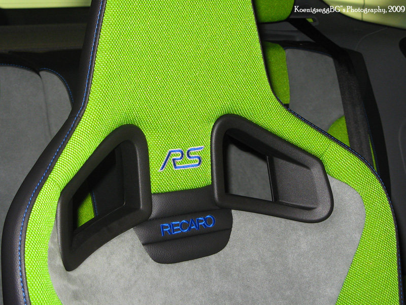 Focus_RS_Seats_by_KoenigseggBG.jpg